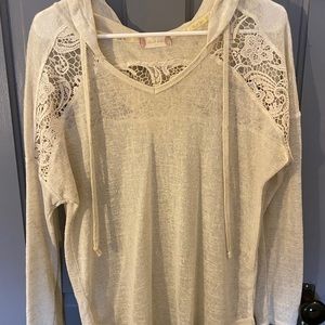 Long sleeve lace shirt